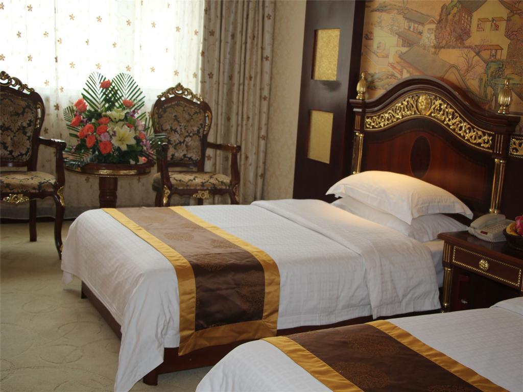 New West Street International Hotel Yangshuo Exteriör bild