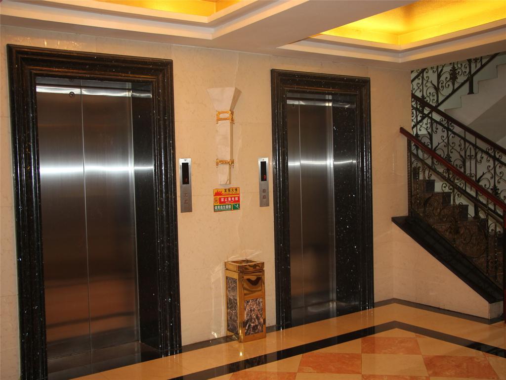New West Street International Hotel Yangshuo Exteriör bild