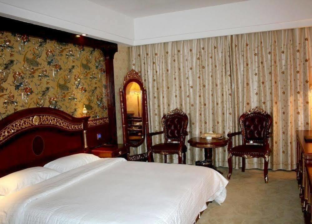 New West Street International Hotel Yangshuo Exteriör bild